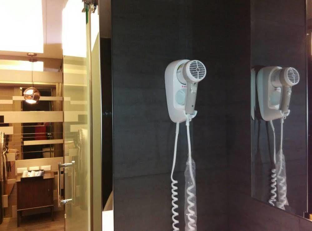 Open Room Hotel Tamsui Exterior photo